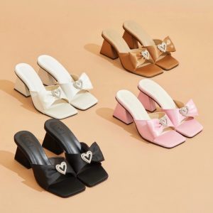 as above - รองเท้าส้นสูง 2.5 นิ้ว แต่งด้วยเพชรรูปหัวใจ