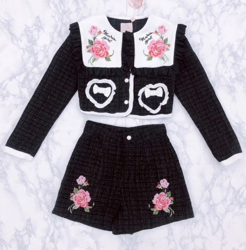 Maria Diamond สีดำ Zero Sweet Set เซ็ตสูท 2 ชิ้นผ้าทวีต ปกใหญ่กะลาสีงานปัก แขนยาว + กางเกงขาสั้นมีกระเป๋าข้าง - Image 2