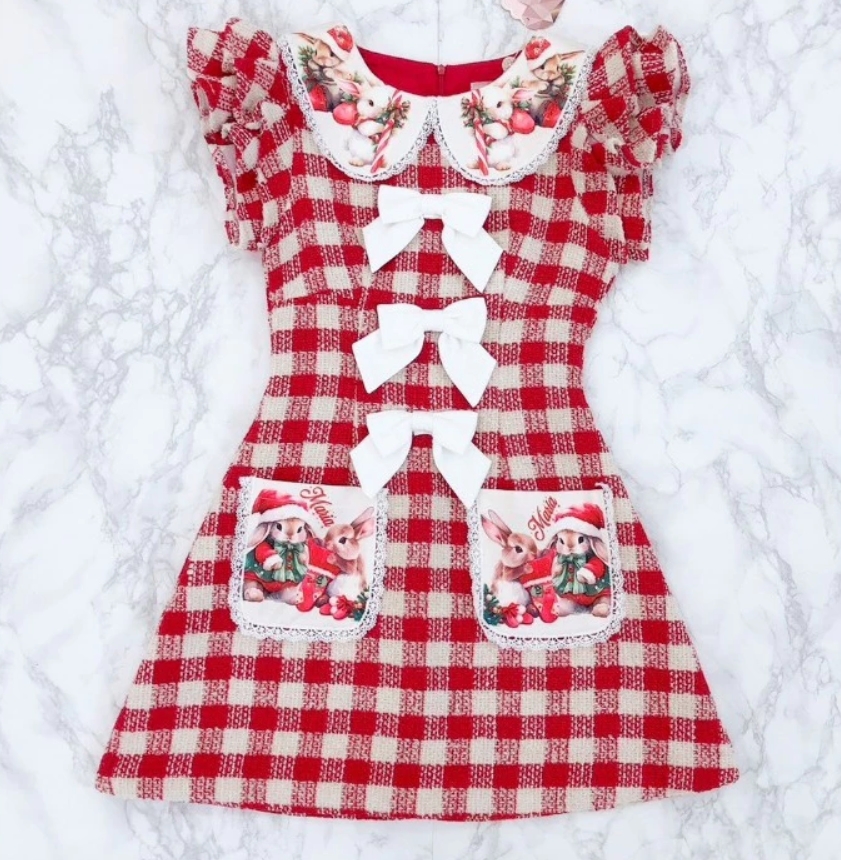 Maria Diamond สีแดง Rabbit X'mas Dress เดรสผ้าทอลายสก็อค ปกคอบัวพิมพ์ลาย มีกระเป๋าหน้า แต่งโบว์ขาว - Image 2